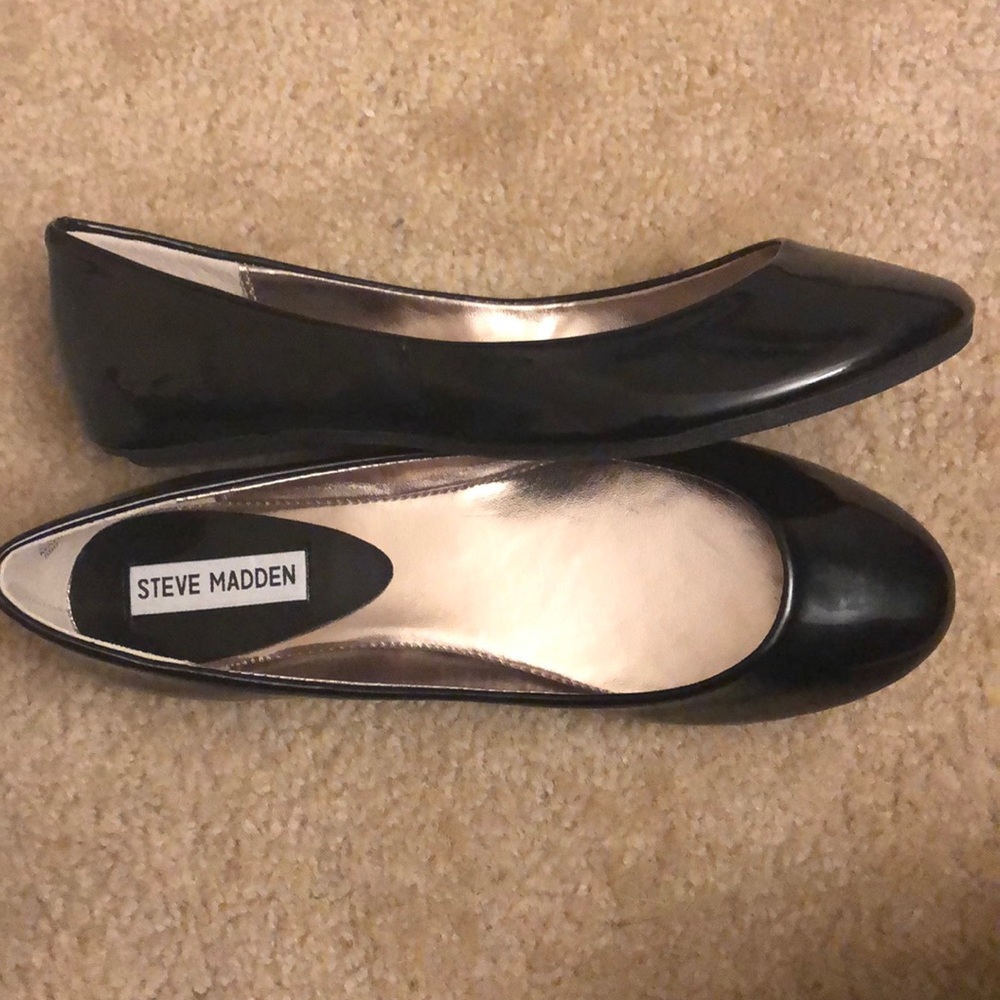 Steve Madden black patent leather flats - Picture 4 of 5